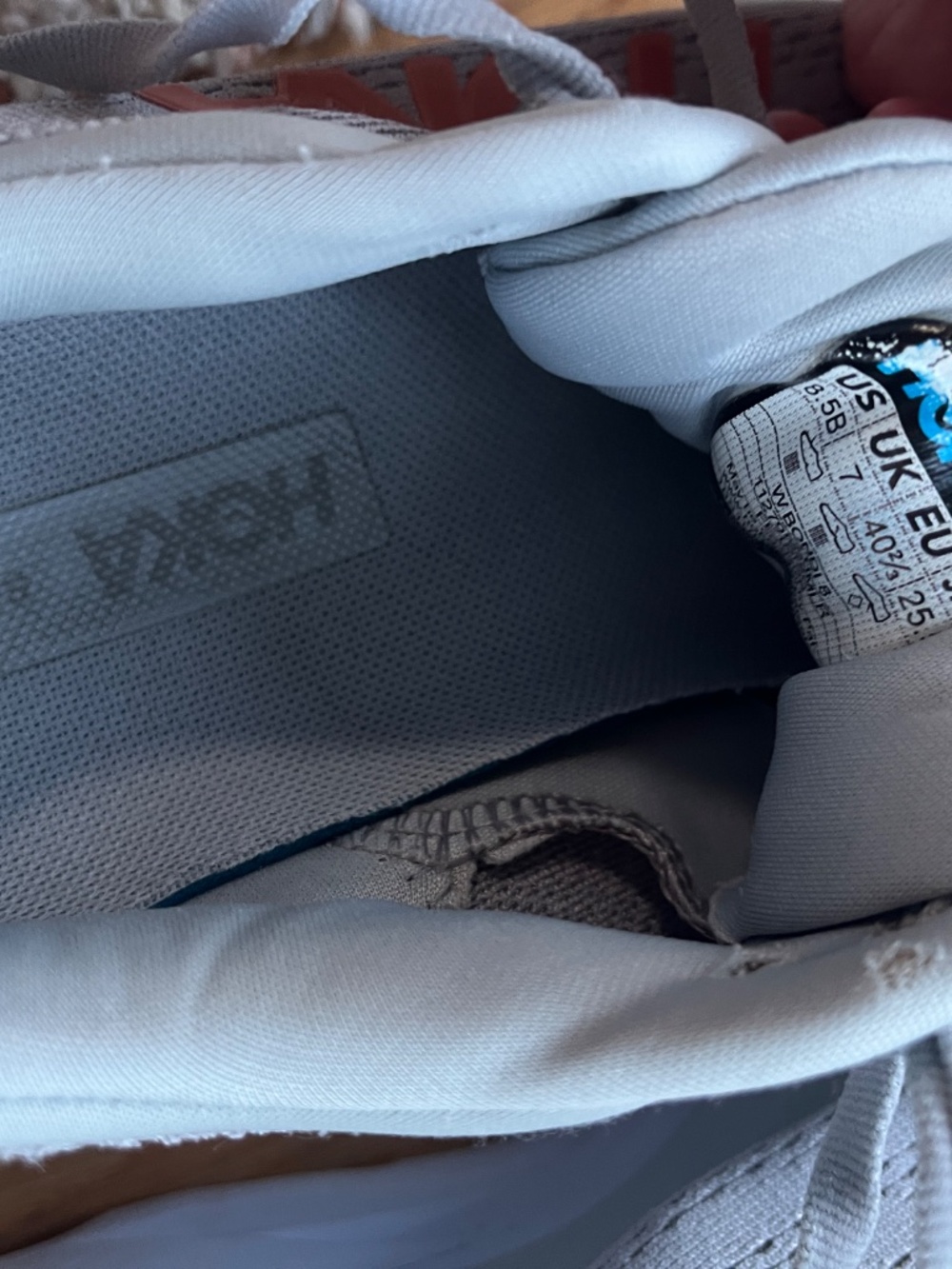 Hoka Bondi 8 Sneakers  - 8.5 M - Picture 4 of 5